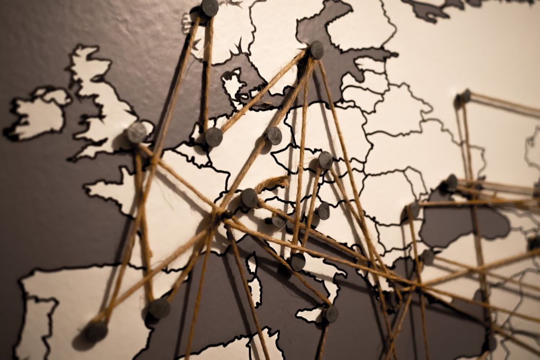 The Benefits And Drawbacks Of Embracing An Indirect Sales Model